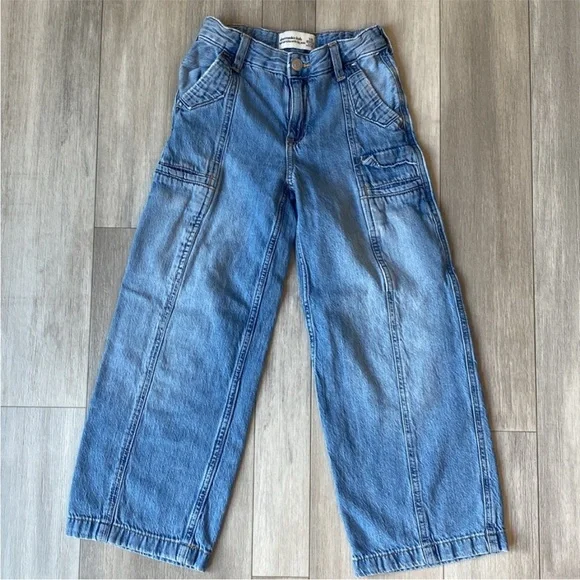 Girls Abercrombie and Fitch Jeans - Picture 3 of 8